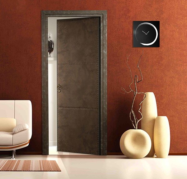 Hinged wooden door with copper finish with leather effect
